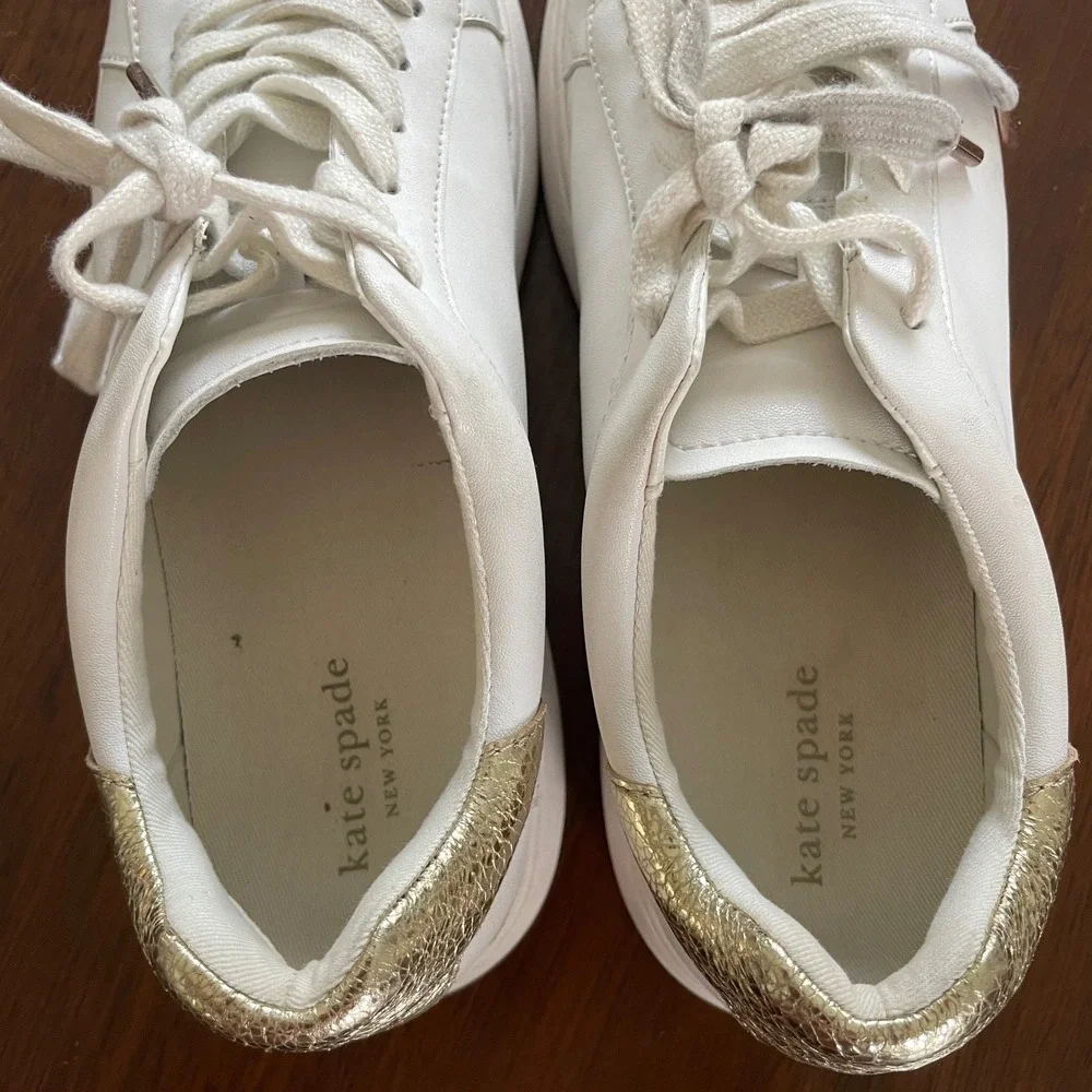 Kate Spade Lift Sneaker Womens 8B White Gold Leather Platform Casual Preppy